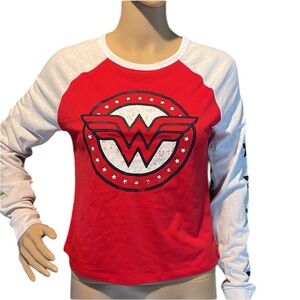 💰BOGO FREE DC Comics Wonder Woman Long Sleeved Top With Attached Cape